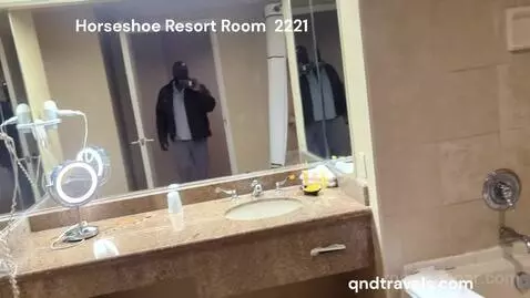 Deluxe River View King (#2221) bathroom picture #1