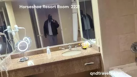 Deluxe River View King (#2221) bathroom picture #2
