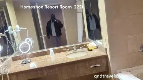 Deluxe River View King (#2221) bathroom picture #3