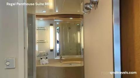 Penthouse (R612) bathroom picture #1