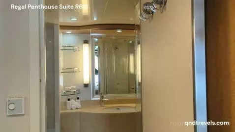 Penthouse (R612) bathroom picture #2