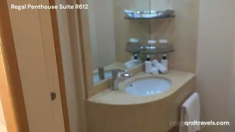 Penthouse (R612) bathroom picture #9