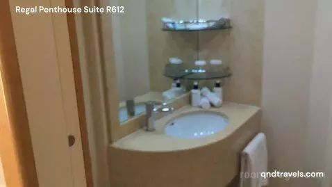 Penthouse (R612) bathroom picture #10