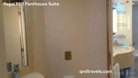 Penthouse (R611) bathroom picture #4