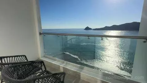 Deluxe King Room with Balcony and Ocean View (#608) view picture #4