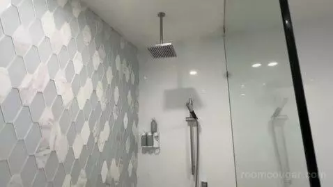 Deluxe King Room with Balcony and Ocean View (#608) bathroom picture #6