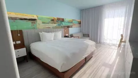 Deluxe King Room with Balcony and Ocean View (#608) view picture #1