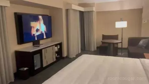 Executive Corner King Room bed picture #3