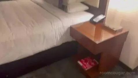 Executive Corner King Room bed picture #4