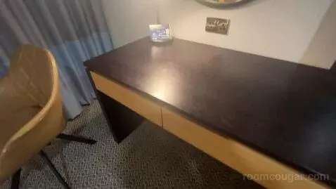 Queen Guest Room (#525) picture #13