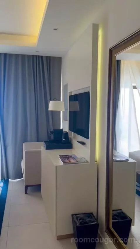 Superior Room (#406) view picture #2