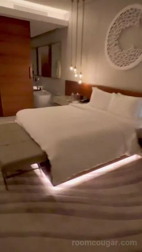 Superior King Suite with Downtown View Including Signature St. Regis Butler Service (#804) bed picture #10