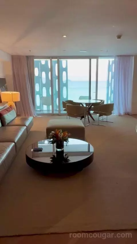 Ocean Emiliano Suite King Size Bed (#100) view picture #3
