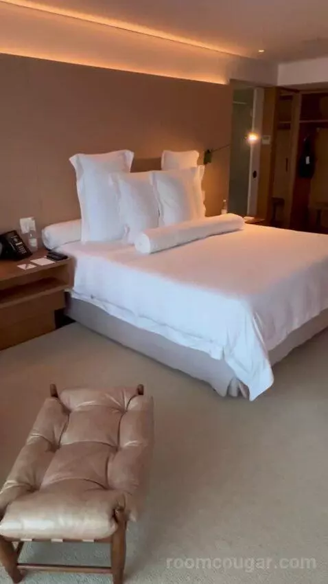 Ocean Emiliano Suite King Size Bed (#100) bed picture #2