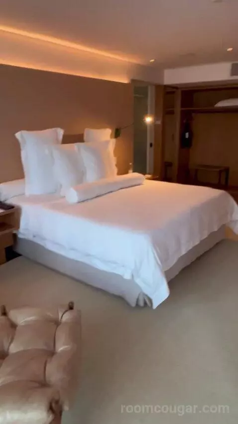 Ocean Emiliano Suite King Size Bed (#100) bed picture #8