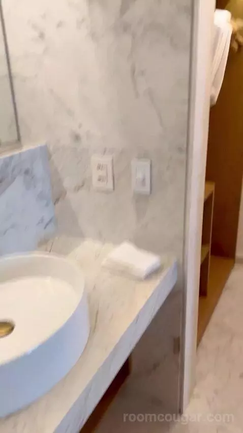Ocean Deluxe King Size Bed (#20) bathroom picture #3