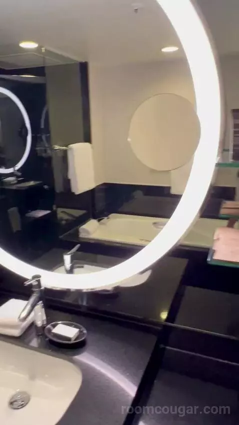 Grand Executive Room with Club Lounge Access - City Side (#608) picture #17