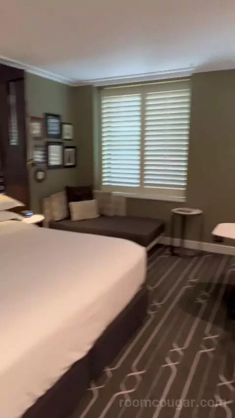 Grand Executive Room with Club Lounge Access - City Side (#608) bed picture #1