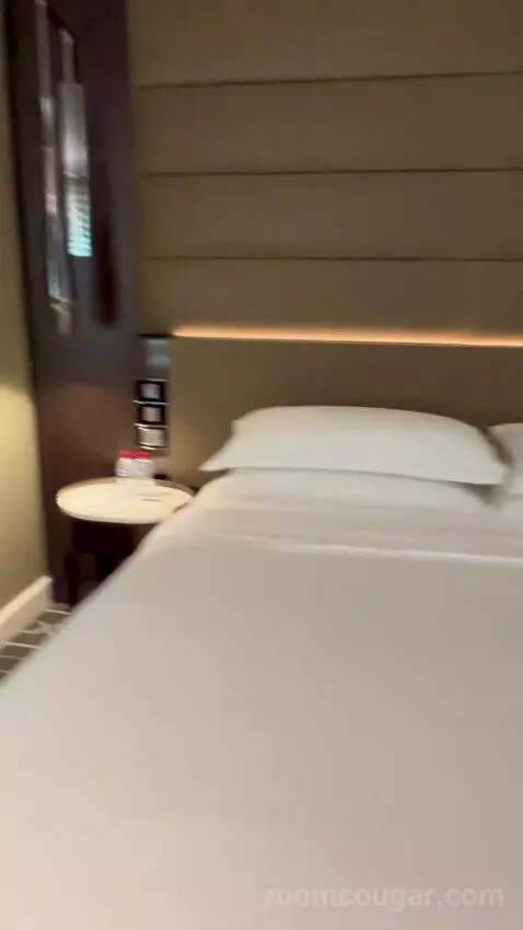 Grand Executive Room with Club Lounge Access - City Side (#608) bed picture #7