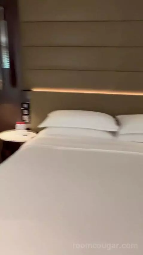 Grand Executive Room with Club Lounge Access - City Side (#608) bed picture #8