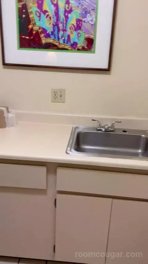 Standard Queen Room (#3145) bathroom picture #2