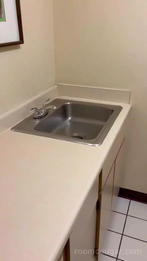 Standard Queen Room (#3145) bathroom picture #3