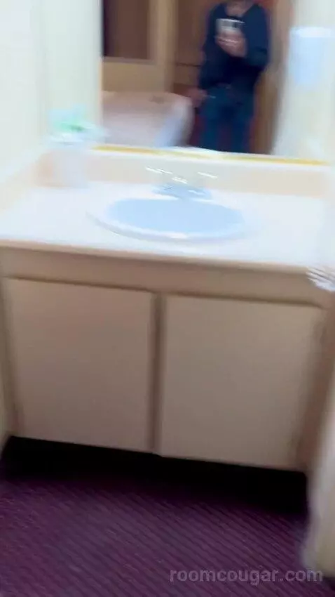 Standard Queen Room (#3145) bathroom picture #4