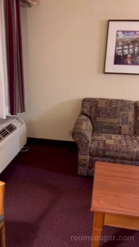 Standard Queen Room (#3145) picture #4