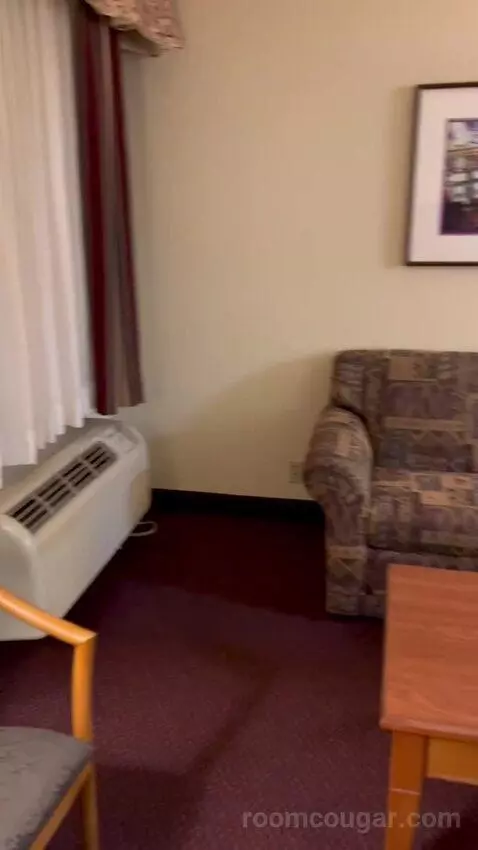 Standard Queen Room (#3145) picture #5