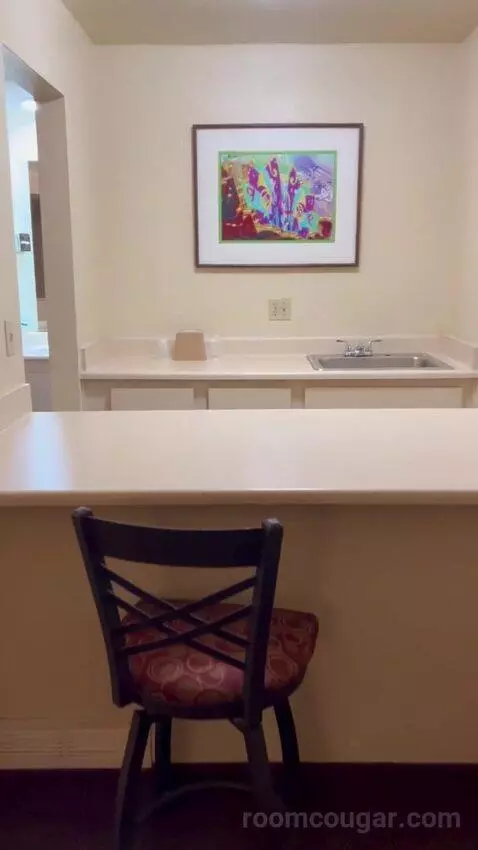 Standard Queen Room (#3145) picture #9