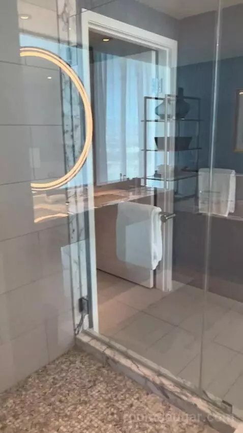 Panorama Suite Mountain View (#5501) bathroom picture #1