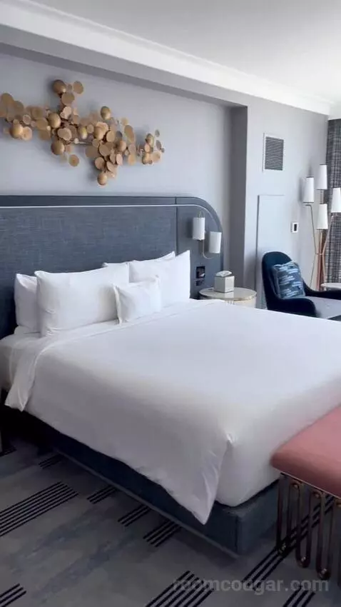 Gold King Strip View (#5545) bed picture #2