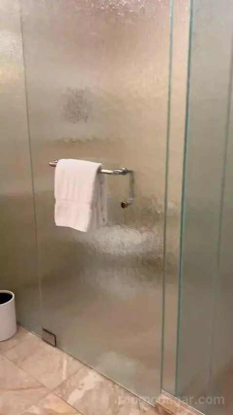 Deluxe King Room (#2808) bathroom picture #1