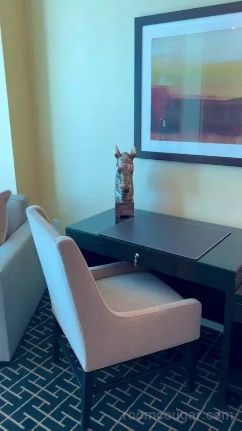 Deluxe King Room (#2808) picture #8