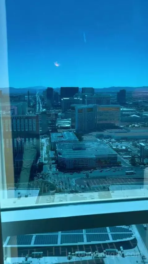 Deluxe Suite (#5806) view picture #8