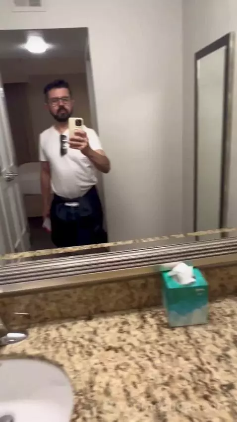 Queen Studio Suite with Sofa Bed and Adapted Tub - Mobility and Hearing Accessible (#112) bathroom picture #8