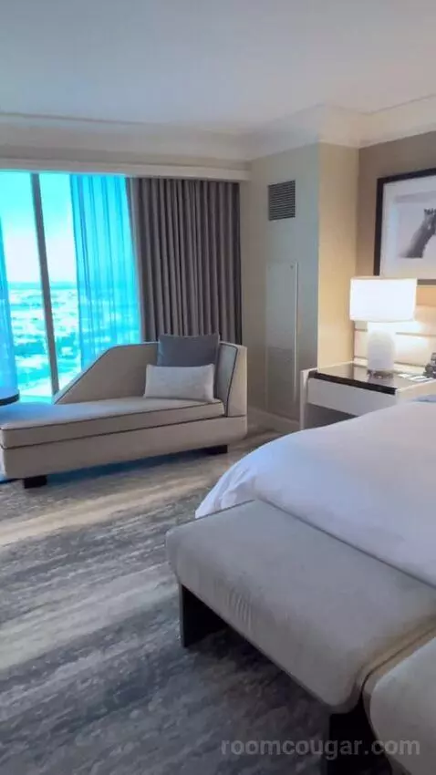 One-Bedroom Suite (#3101) bed picture #5