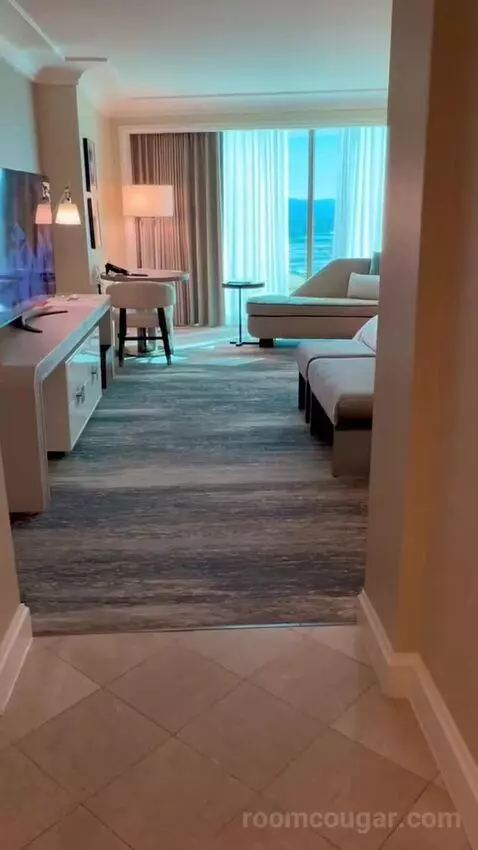 Deluxe King Room with Mountain View (#3204) view picture #2