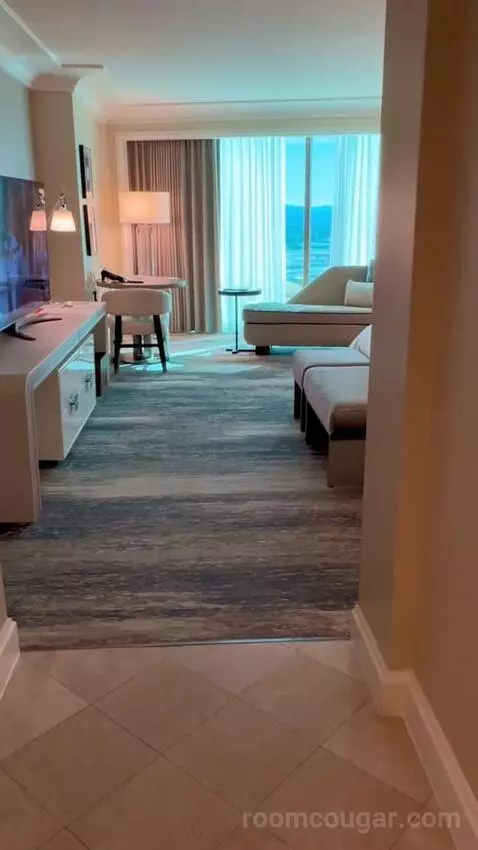 Deluxe King Room with Mountain View (#3204) view picture #5