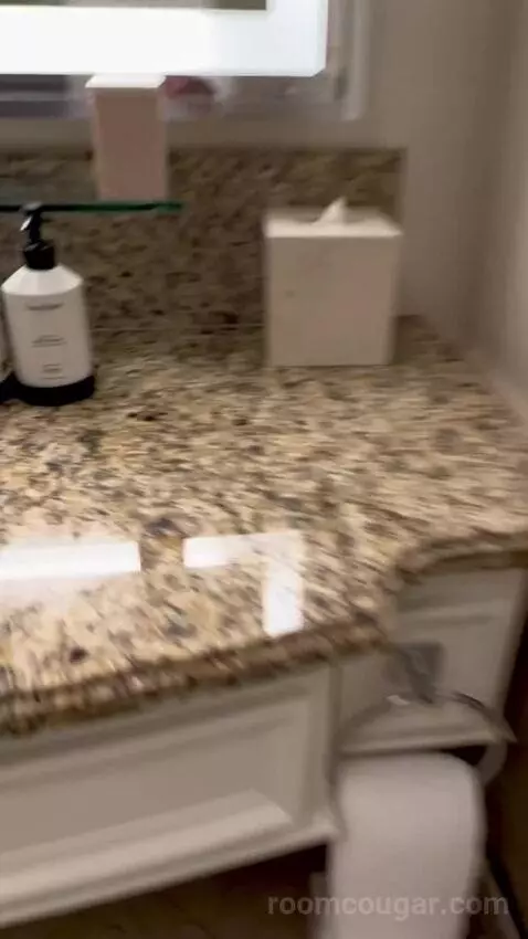 Deluxe King Room with Mountain View (#3204) bathroom picture #3