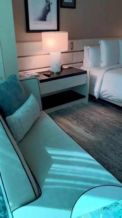 Deluxe King Room with Mountain View (#3204) bed picture #6