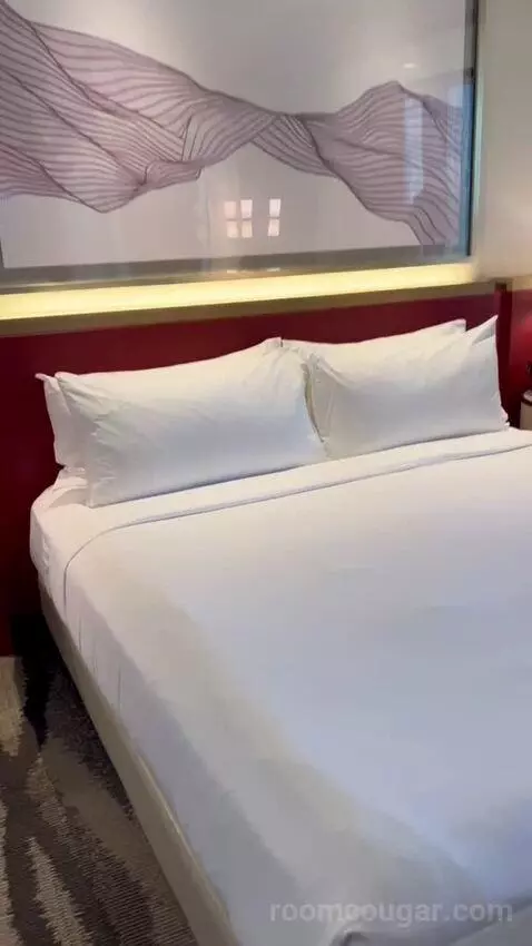 Premium King Room with Resort View (#17276) bed picture #4