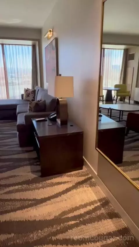 One-Bedroom King Suite with Strip View - Hearing Access (#18208) picture #1
