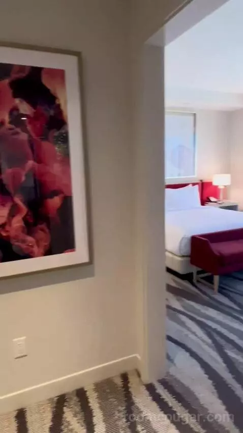 One-Bedroom King Suite with Strip View - Hearing Access (#18208) picture #9