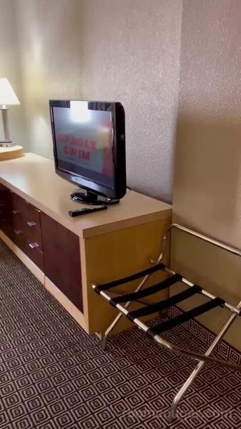 Deluxe King Room (#1216) picture #1