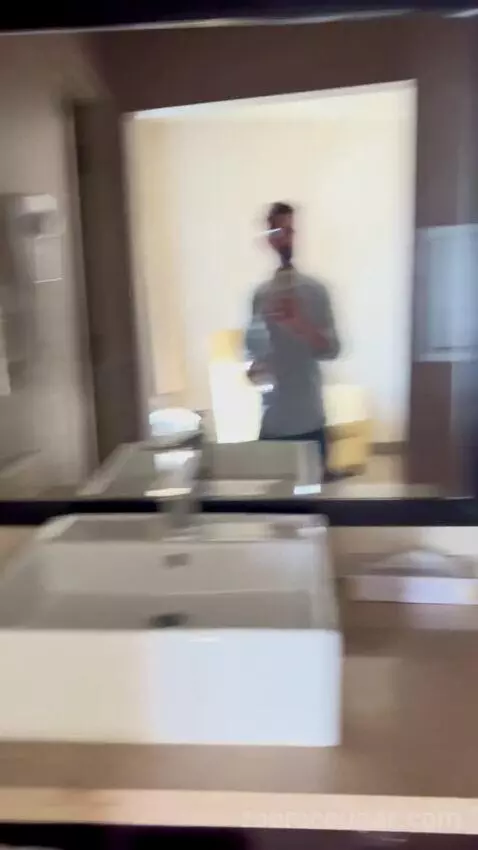 Deluxe King Room (#1216) bathroom picture #10