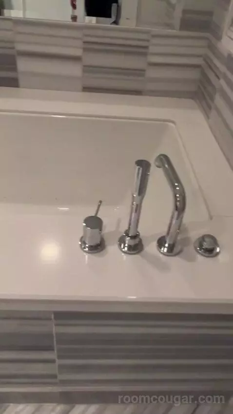 Augustus Premium Room, King bathroom picture #10