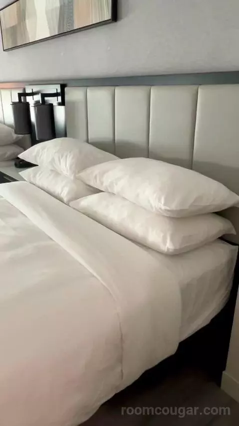 Queen Room with Two Queen Beds (#1006) bed picture #1