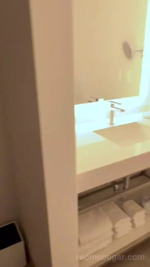 Queen Room with Two Queen Beds (#1006) bathroom picture #3