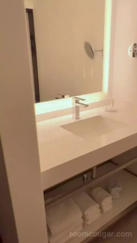 Queen Room with Two Queen Beds (#1006) picture #14